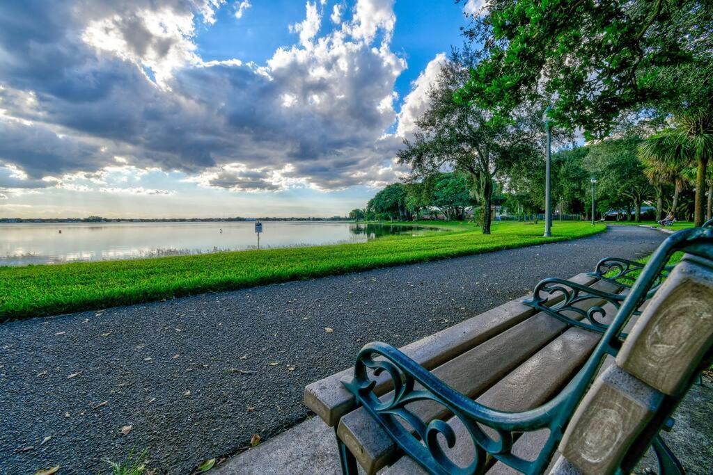 Tropical Beach & Lakefront Home West Palm Beach Exterior photo