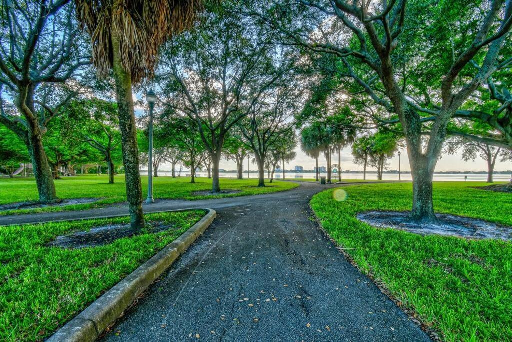 Tropical Beach & Lakefront Home West Palm Beach Exterior photo